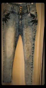 La Bonita acid washed butt lifting jeans